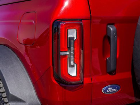 New 2025 Ford Bronco Badlands image 18