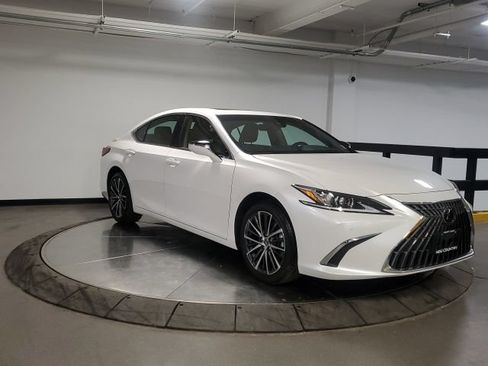 Used 2025 Lexus ES 350 w/ Premium Package FWD image 4