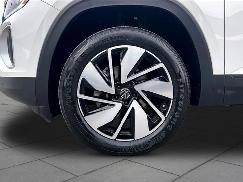 Used 2024 Volkswagen Atlas SE FWD image 11