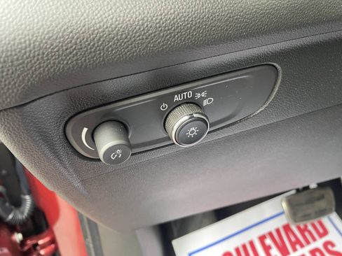 Used 2023 Buick Envision Preferred FWD image 14