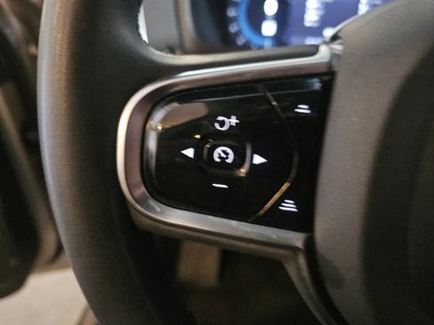 Certified 2023 Volvo XC90 B6 Plus image 23