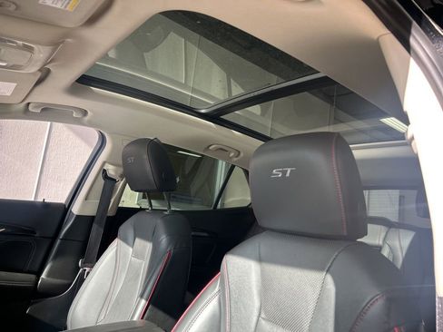 Used 2023 Buick Envision Essence w/ Sport Touring Package AWD/4WD image 5
