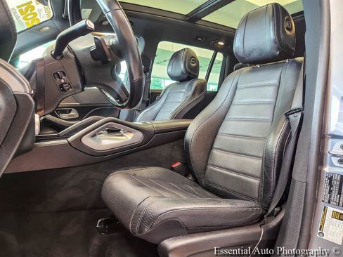Used 2021 Mercedes-Benz GLS 580 4MATIC image 9