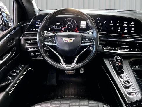 Used 2023 Cadillac Escalade ESV V AWD/4WD image 8