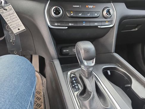 Used 2019 Hyundai Santa Fe SE AWD/4WD image 18