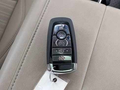 Used 2025 Lincoln Nautilus Reserve w/ Jet Appearance Package image 42