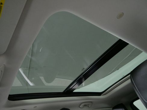 Used 2017 Cadillac XT5 Luxury image 30