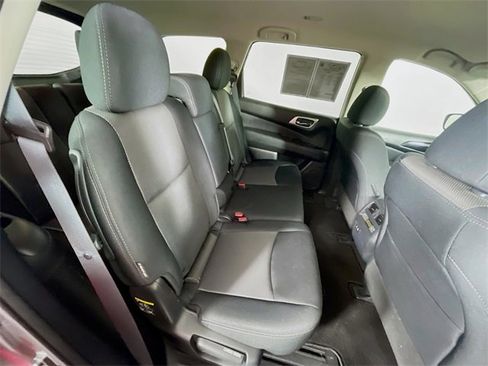 Used 2020 Nissan Pathfinder S image 27