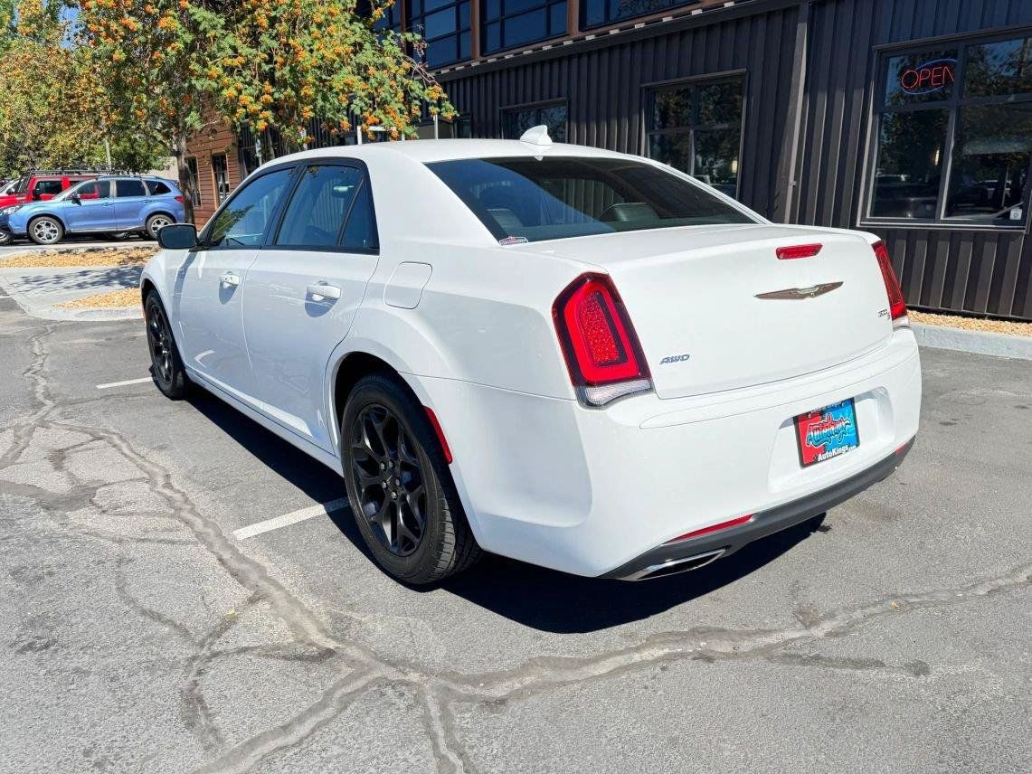 Used 2019 Chrysler 300 S AWD/4WD image 3