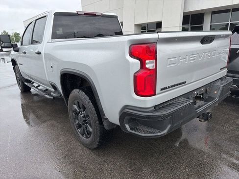Used 2021 Chevrolet Silverado 2500 Custom w/ Custom Value Package AWD/4WD image 2