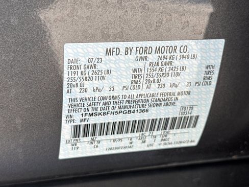 Used 2023 Ford Explorer Limited image 24