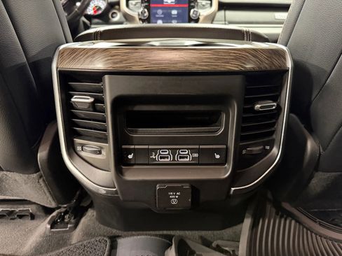 Used 2020 RAM 1500 Laramie image 31