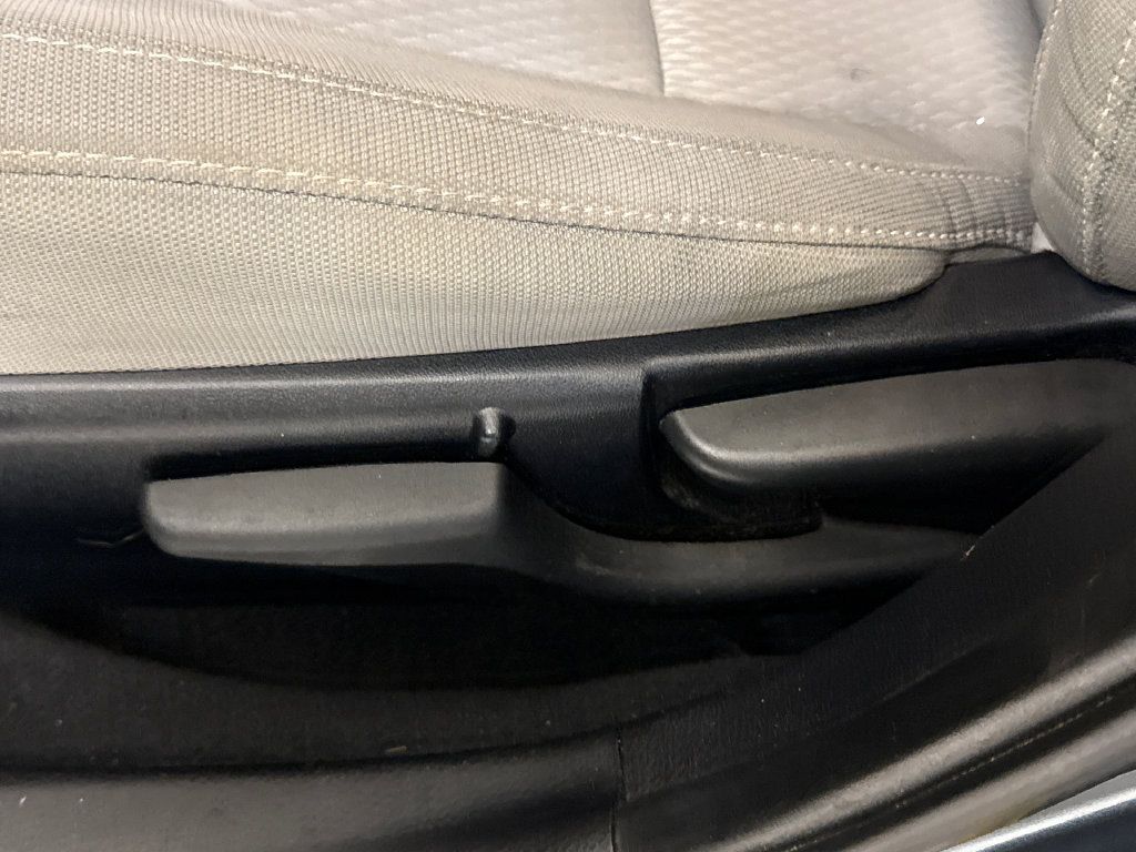 Used 2015 Toyota Corolla LE FWD image 20