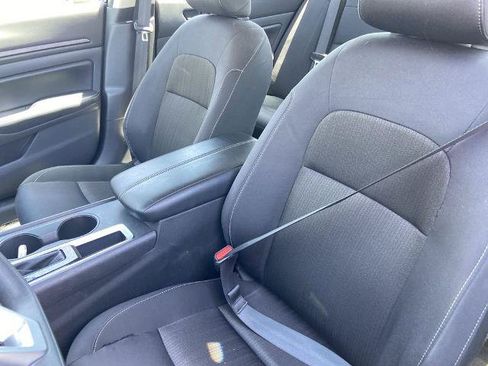 Used 2025 Nissan Altima 2.5 SV FWD image 12