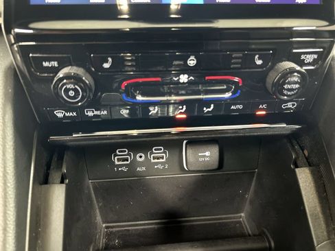 Used 2025 Jeep Grand Cherokee L Limited w/ Trailer Tow Package AWD/4WD image 17