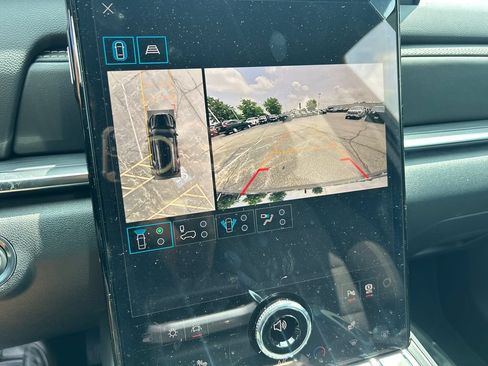 New 2027 GMC Terrain Elevation w/ Technology Package II AWD/4WD image 25