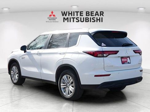Used 2025 Mitsubishi Outlander ES AWD/4WD image 5