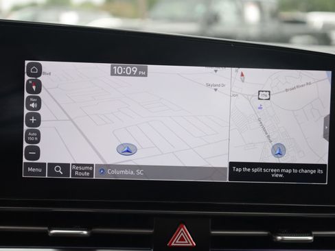 Used 2024 Hyundai Elantra SEL FWD image 21