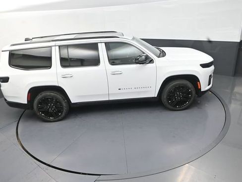 New 2026 Jeep Grand Wagoneer Limited AWD/4WD image 18