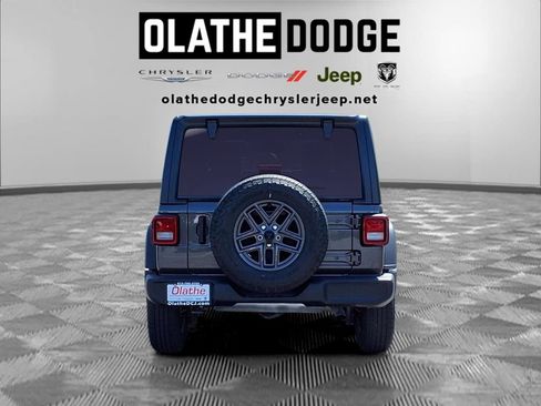 Used 2025 Jeep Wrangler Unlimited Sport AWD/4WD image 26