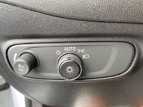 Used 2019 Chevrolet Equinox LT image 7