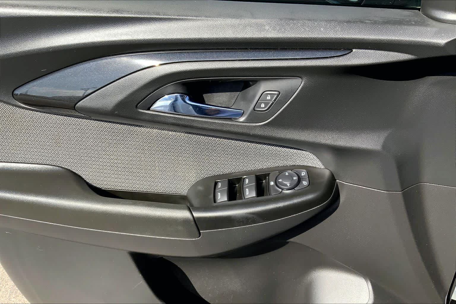 Used 2021 Chevrolet TrailBlazer LT w/ Driver Confidence Package FWD image 32