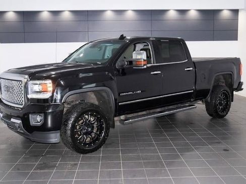 Used 2016 GMC Sierra 2500 Denali w/ Duramax Plus Package image 1