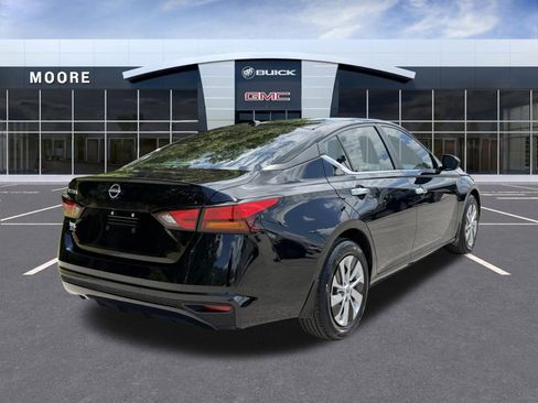 Used 2025 Nissan Altima 2.5 S FWD image 3