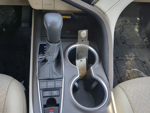 Used 2024 Toyota Camry XLE image 25