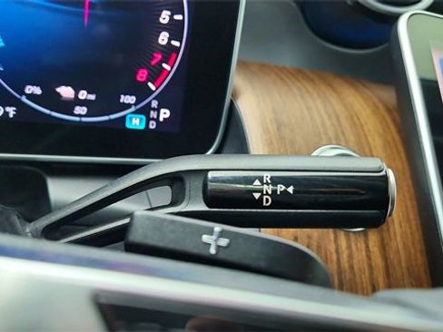 Used 2025 Mercedes-Benz GLC 350e GLC 350e image 44