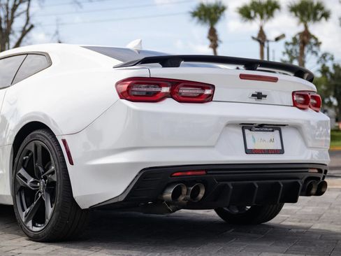 Used 2021 Chevrolet Camaro LT w/ Technology Package RWD image 12