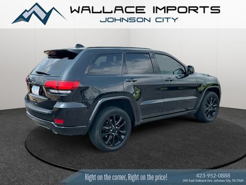 Used 2020 Jeep Grand Cherokee Altitude AWD/4WD image 5