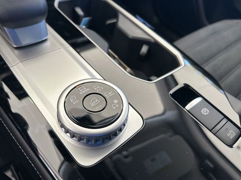 New 2026 Mitsubishi Outlander SE image 9