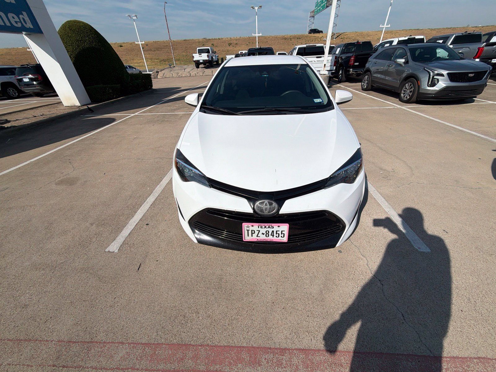Used 2019 Toyota Corolla LE FWD image 2