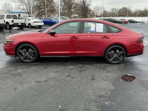 Used 2025 Honda Accord Sport image 9