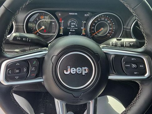 Used 2018 Jeep Wrangler Unlimited Sahara w/ Cold Weather Group AWD/4WD image 26