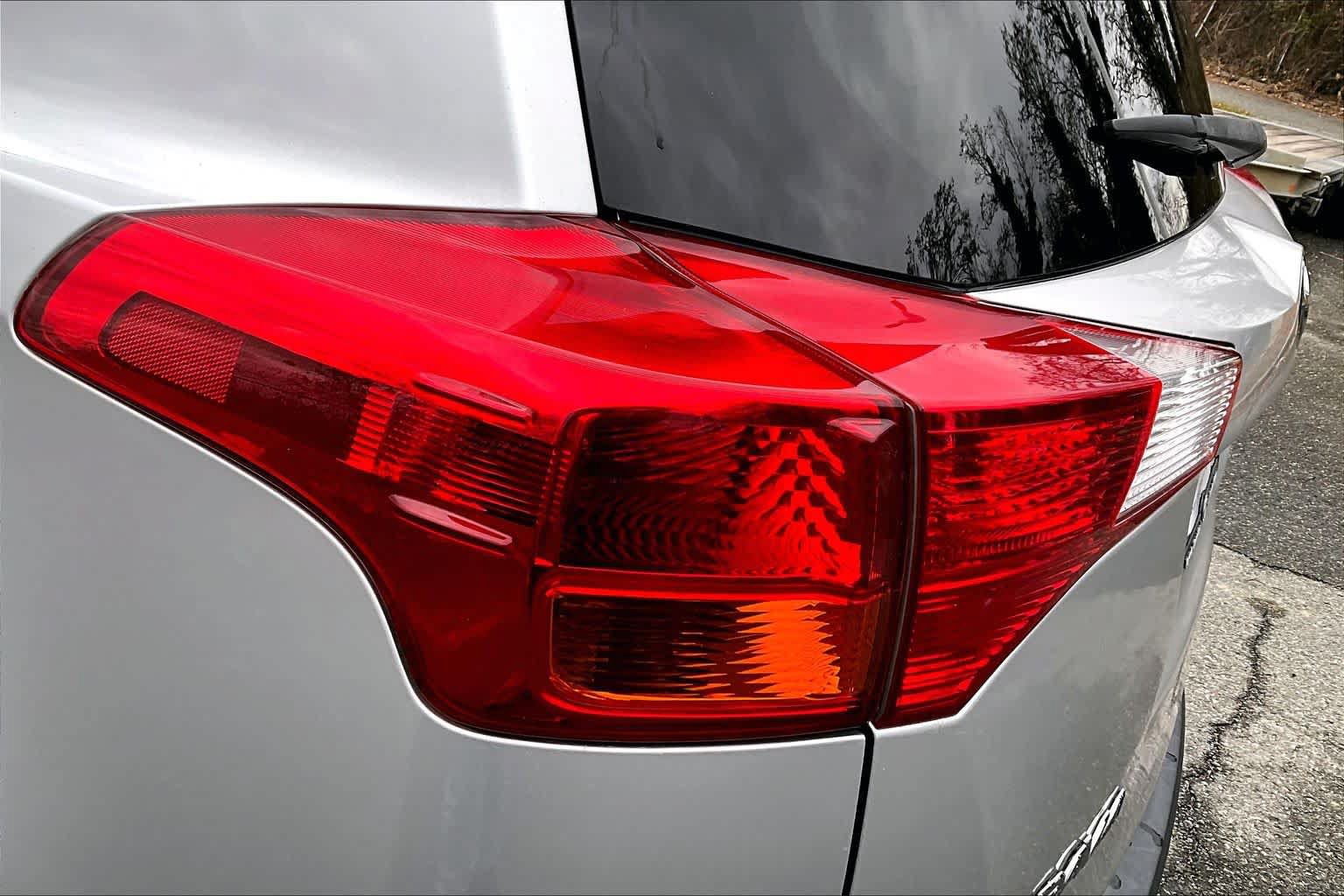 Used 2015 Toyota RAV4 Limited AWD/4WD image 29