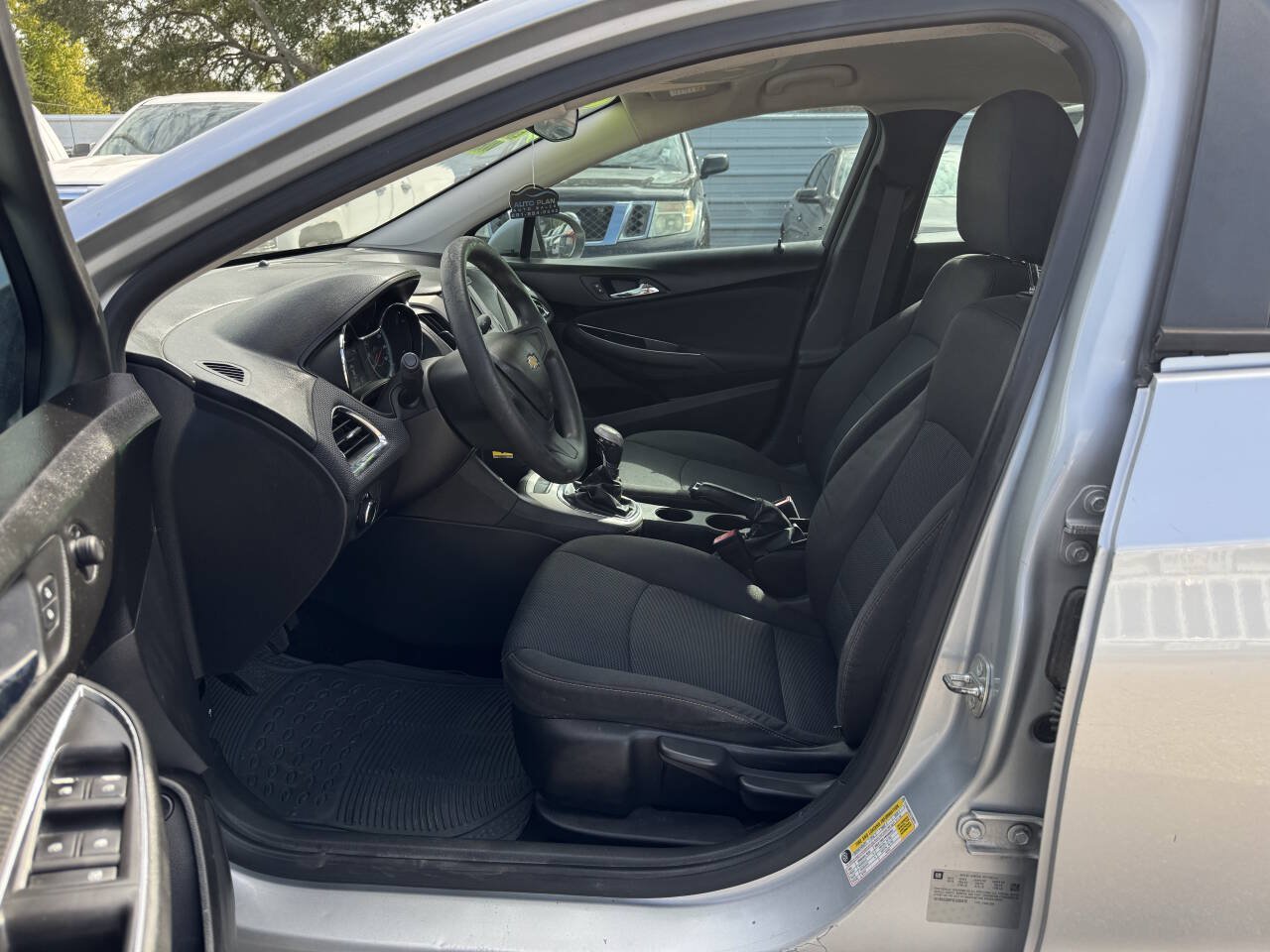 Used 2016 Chevrolet Cruze L FWD image 10