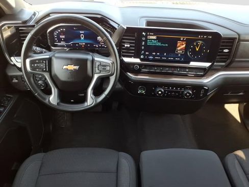 Used 2024 Chevrolet Silverado 1500 LT image 13