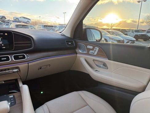 Used 2023 Mercedes-Benz GLS 450 4MATIC image 19