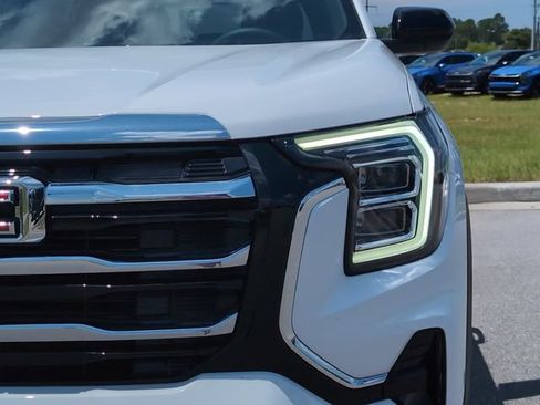Used 2025 GMC Terrain Elevation AWD/4WD image 12