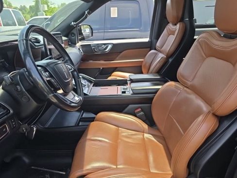 Used 2018 Lincoln Navigator L Reserve AWD/4WD image 6