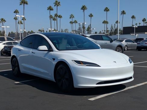 Used 2025 Tesla Model 3 Long Range AWD/4WD image 3