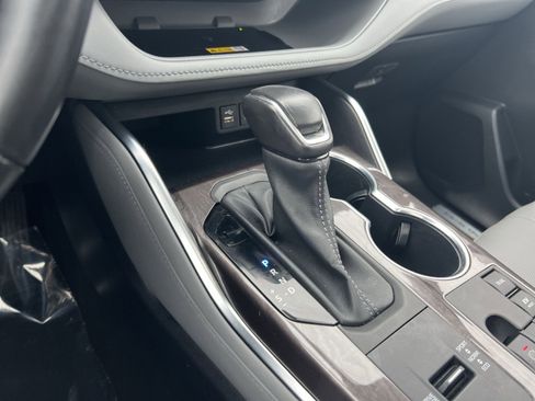 Used 2023 Toyota Highlander Limited image 21