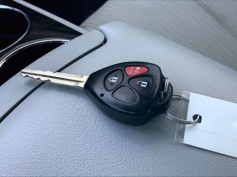 Used 2015 Toyota Venza LE image 15