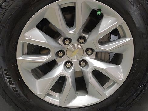 Used 2020 Chevrolet Silverado 1500 Custom w/ Custom Value Package RWD image 31