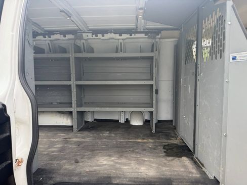 Used 2018 Chevrolet Express 2500 w/ Driver Convenience Package RWD image 19