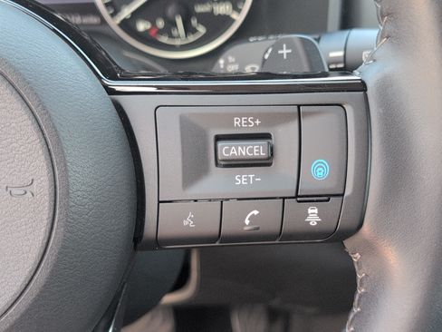 Used 2023 Nissan Rogue SL w/ SL Premium Package FWD image 26