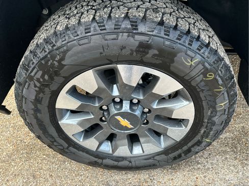 New 2026 Chevrolet Silverado 2500 Custom w/ Custom Value Package AWD/4WD image 11