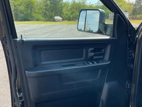 Used 2015 RAM 2500 Tradesman w/ Chrome Appearance Group image 22